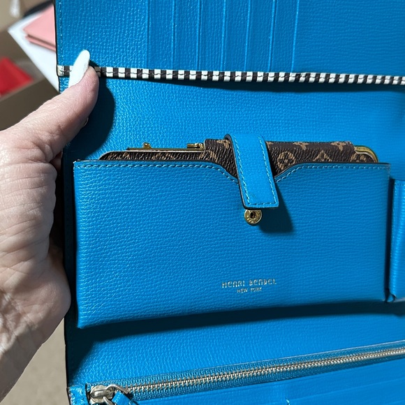 Henri Bendel Blue Wristlet Wallet with lipstick slot - Picture 6 of 10